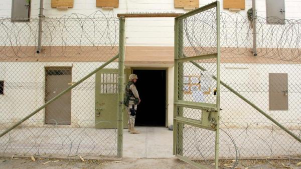 Das Abu Ghuraib-Gefängnis im Irak. 2004 wurde bekannt, dass US-Besatzungstruppen dort irakische Insassen misshandelten und folterten. Foto vom 10.5.2004 (IMAGO / Newscom World)