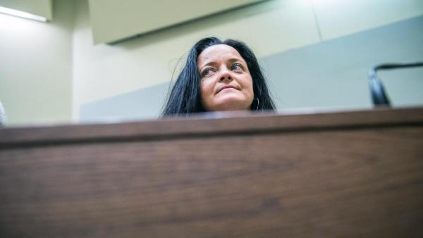 Die Rechtsterroristin Beate Zschäpe beim NSU-Prozess, 16.1.2018 (IMAGO / Funke Foto Services)